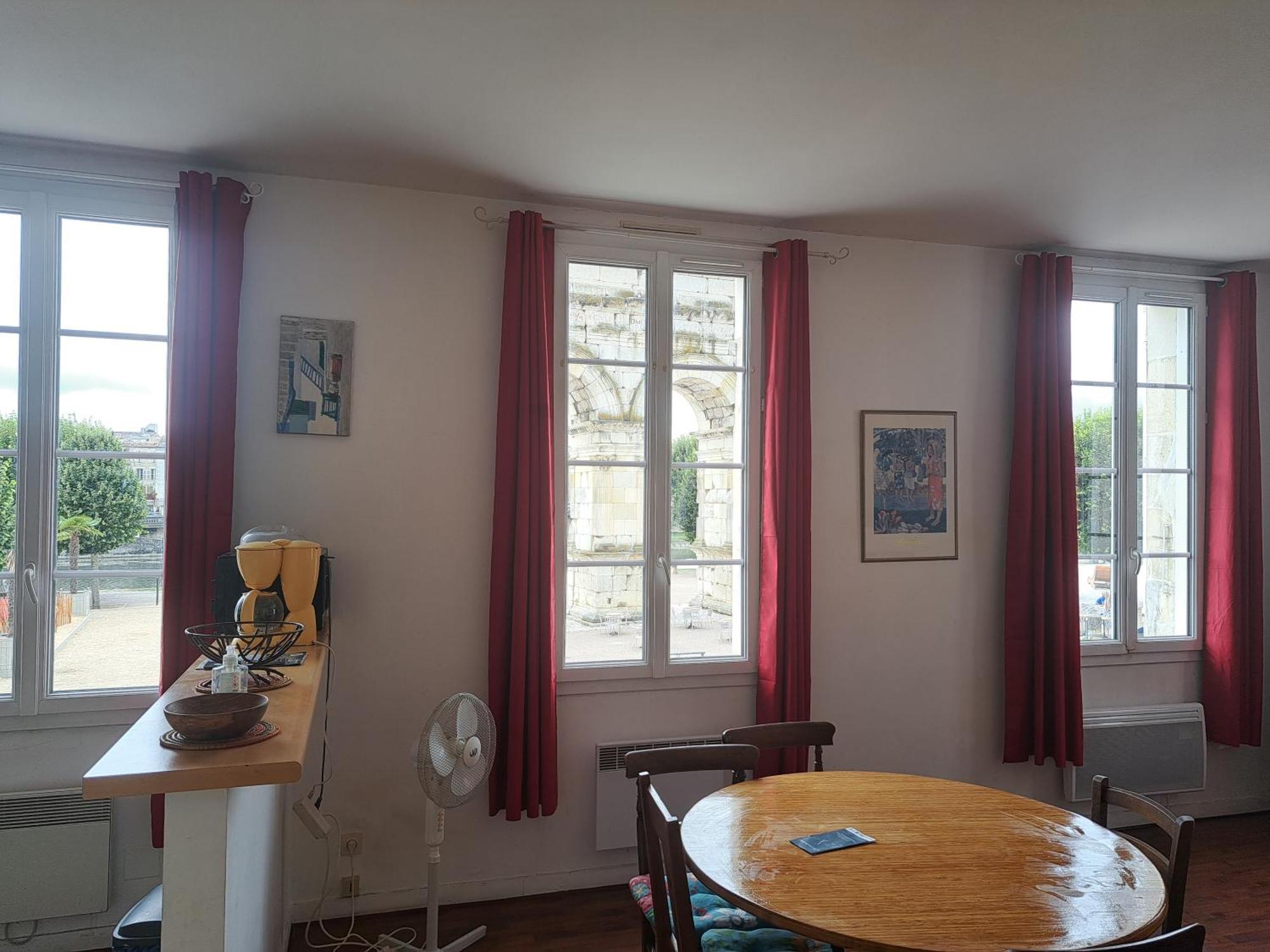 Loft Vue Imprenable Sur Le Vieux Saintes Appartement Buitenkant foto